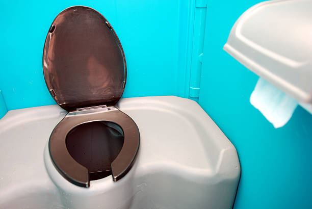Best Portable restroom trailer rental  in Bratenahl, OH